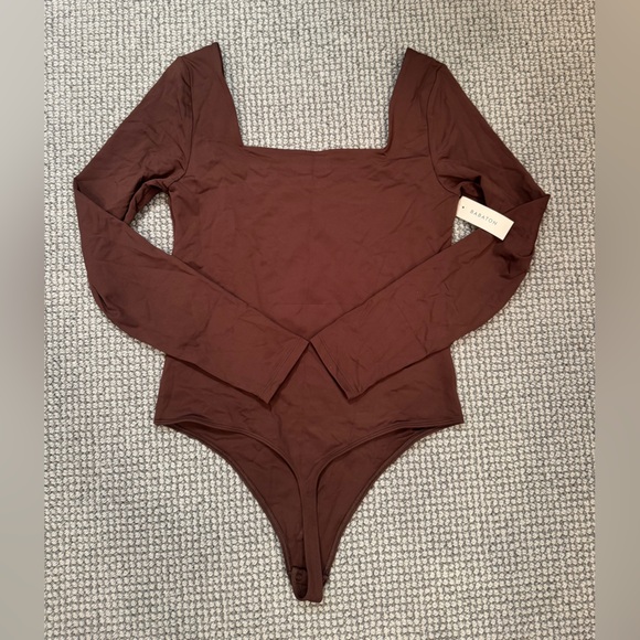 🤎ARITZIA CONTOUR SQUARENECK LONGSLEEVE BODYSUIT🤎 - Picture 7 of 8